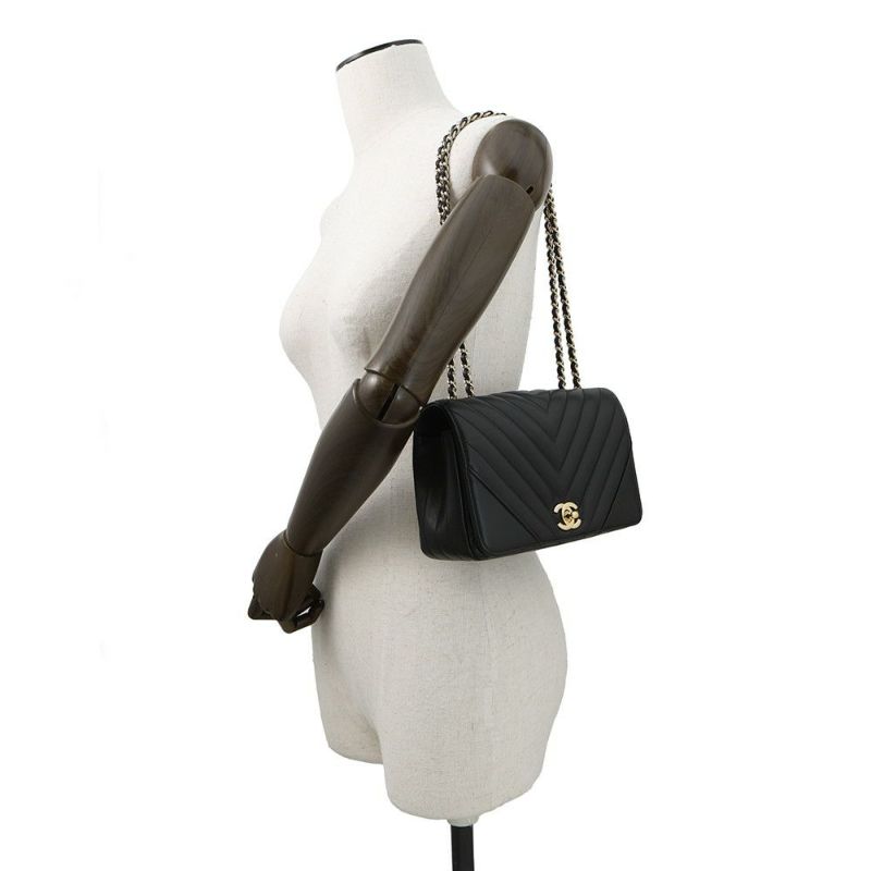 シャネル チェーンショルダーバッグ Vステッチ シェブロン ラムスキン CHANEL 黒