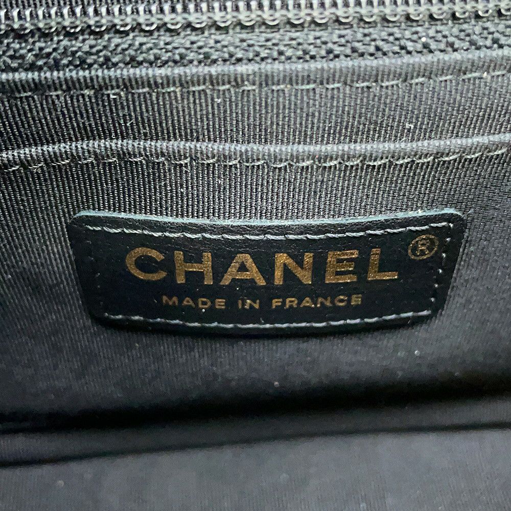 シャネル チェーンショルダーバッグ Vステッチ シェブロン ラムスキン CHANEL 黒