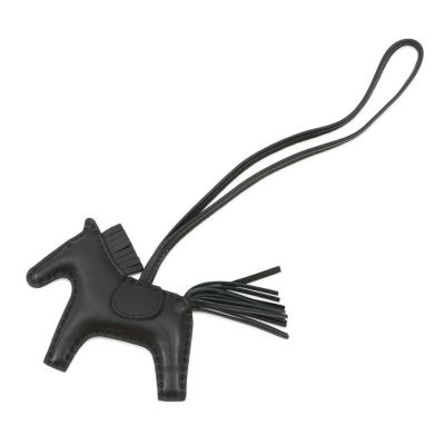 エルメス バッグチャーム ロデオPM ペガサス エトゥープ ラムスキン K