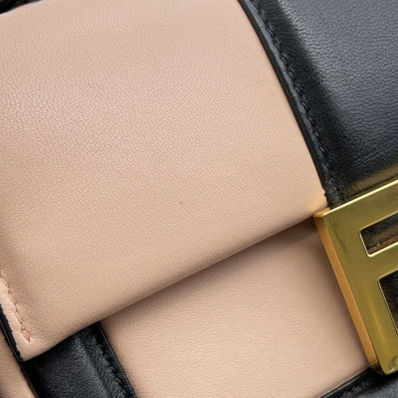 フェンディ チェーンショルダーバッグ ミニバゲット レザー 8BR793 FENDI バイカラー 2way