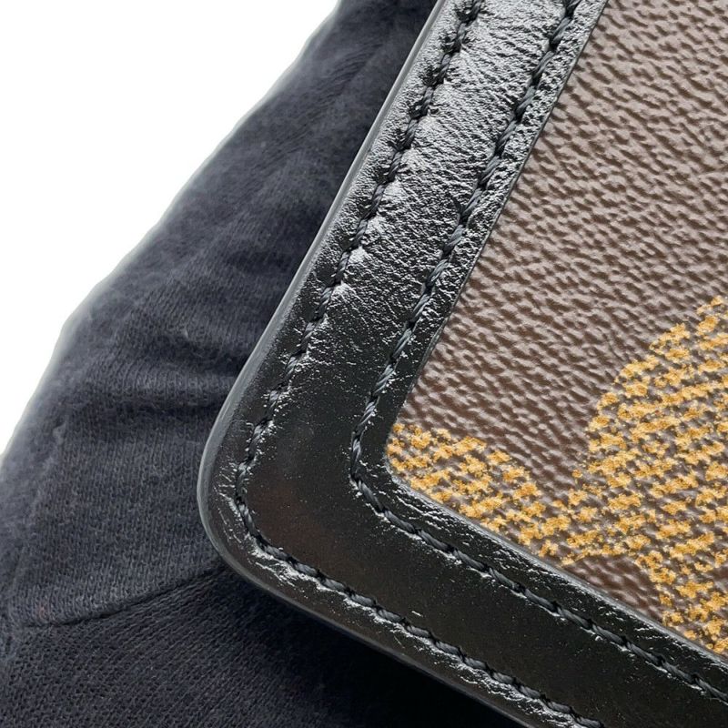 ルイヴィトン ボディバッグ モノグラム・ジャイアントリバース バムバッグ・ドーフィーヌ M67696  ブラック 黒