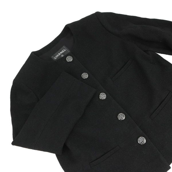 シャネル ジャケット ノーカラー カメリアボタン ウール レディースサイズ44 P52753 CHANEL アウター 黒