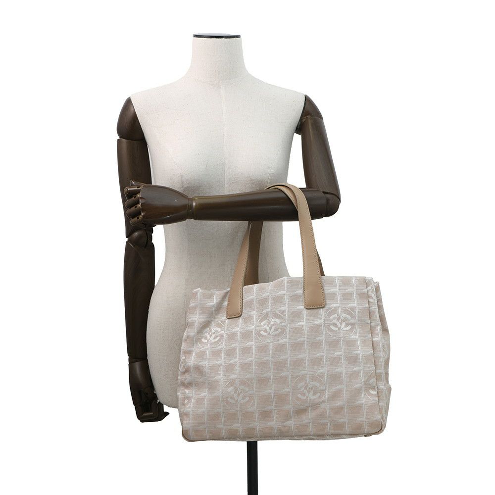 シャネル トートバッグ ニュートラベルライン トートMM ナイロン A15991 CHANEL