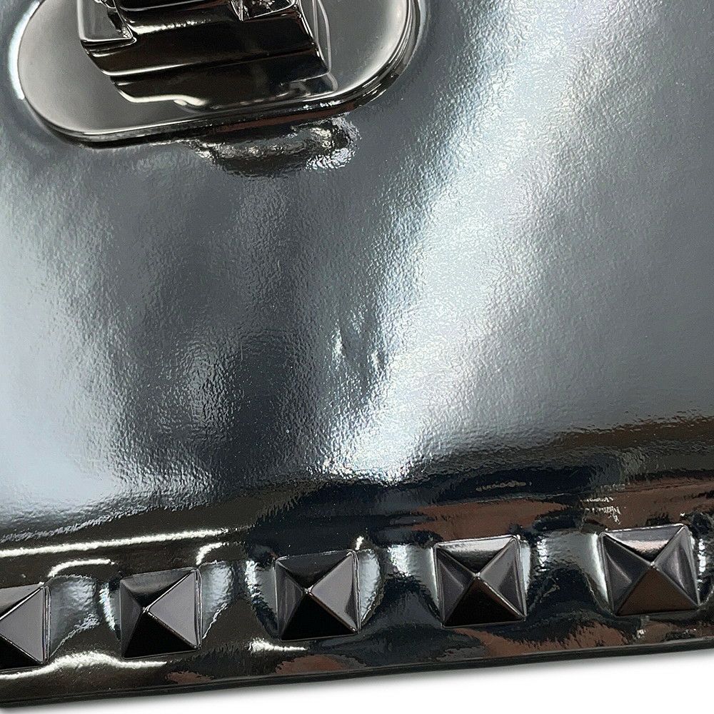 ヴァレンティノ・ガラヴァーニ ショルダーバッグ ロックスタッズ パテント 3W2B0M42QTE VALENTINO