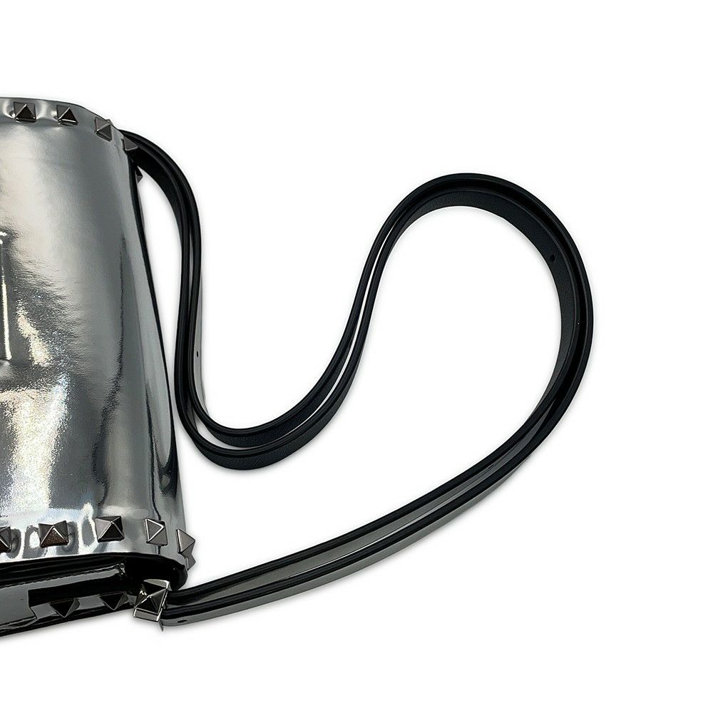 ヴァレンティノ・ガラヴァーニ ショルダーバッグ ロックスタッズ パテント 3W2B0M42QTE VALENTINO