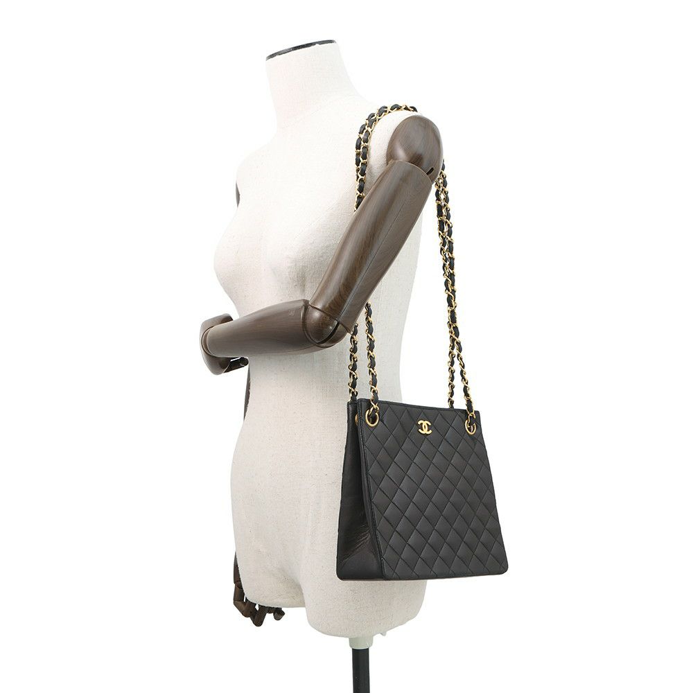 シャネル チェーンショルダーバッグ マトラッセ ココマーク ラムスキン CHANEL 黒