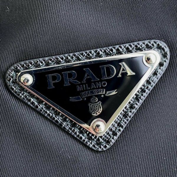 プラダ ショルダーバッグ トライアングル ナイロン 1BH190 PRADA バッグ 黒