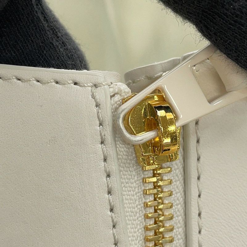 ロエベ ハンドバッグ ハンモック コンパクト レザー A538H13X07 LOEWE 2way 白