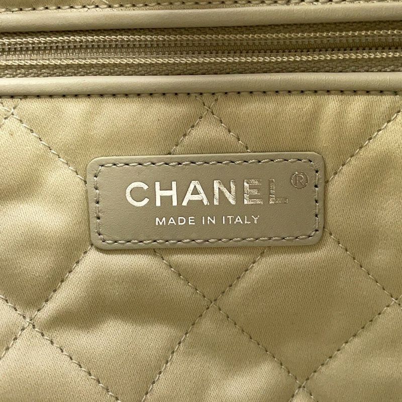 シャネル ハンドバッグ シャネル22 シャイニーカーフレザー AS3260 CHANEL