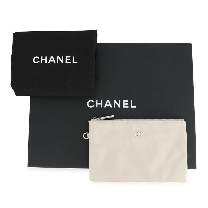 シャネル ハンドバッグ シャネル22 シャイニーカーフレザー AS3260 CHANEL