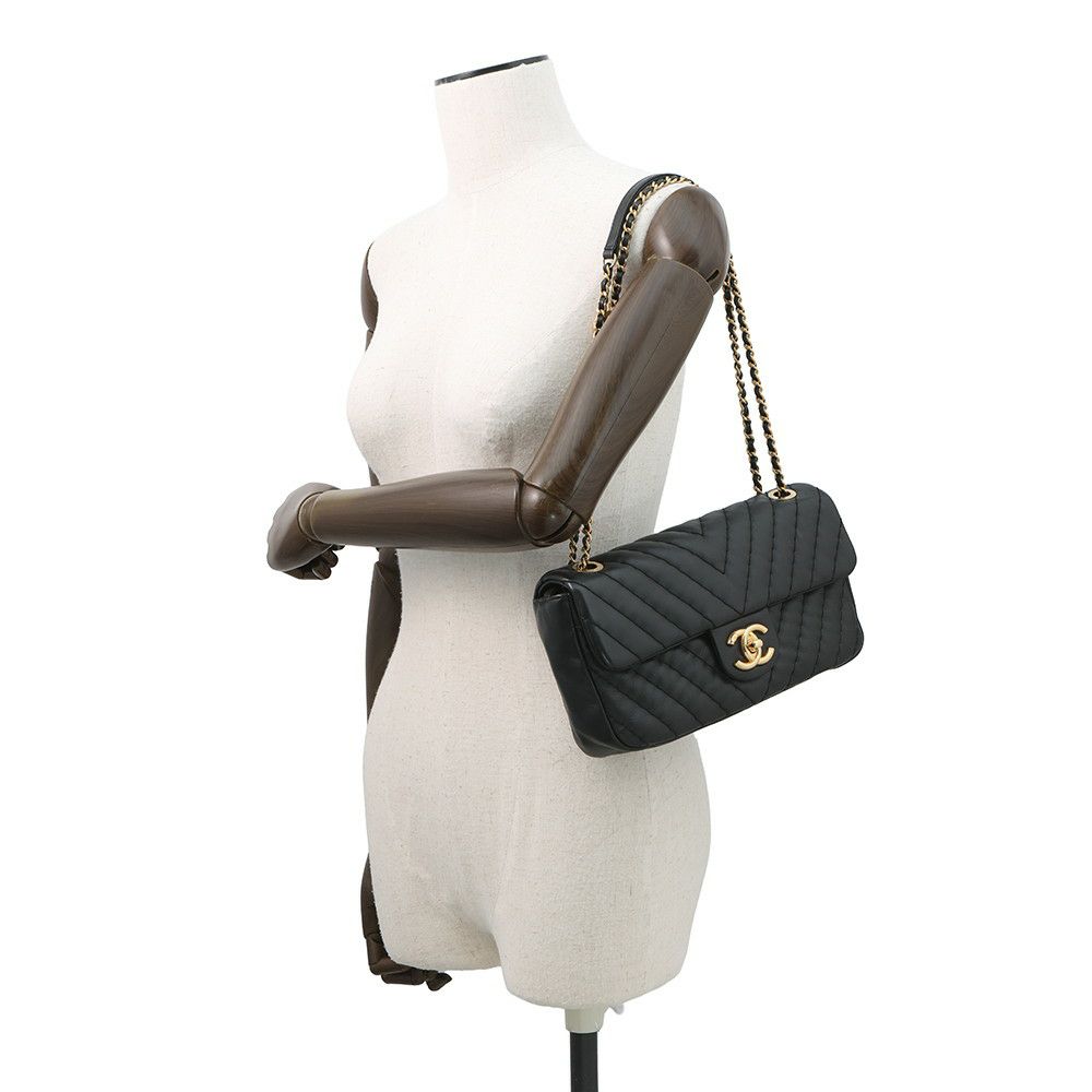 シャネル チェーンショルダーバッグ ココマーク シェブロン ラムスキン CHANEL 黒