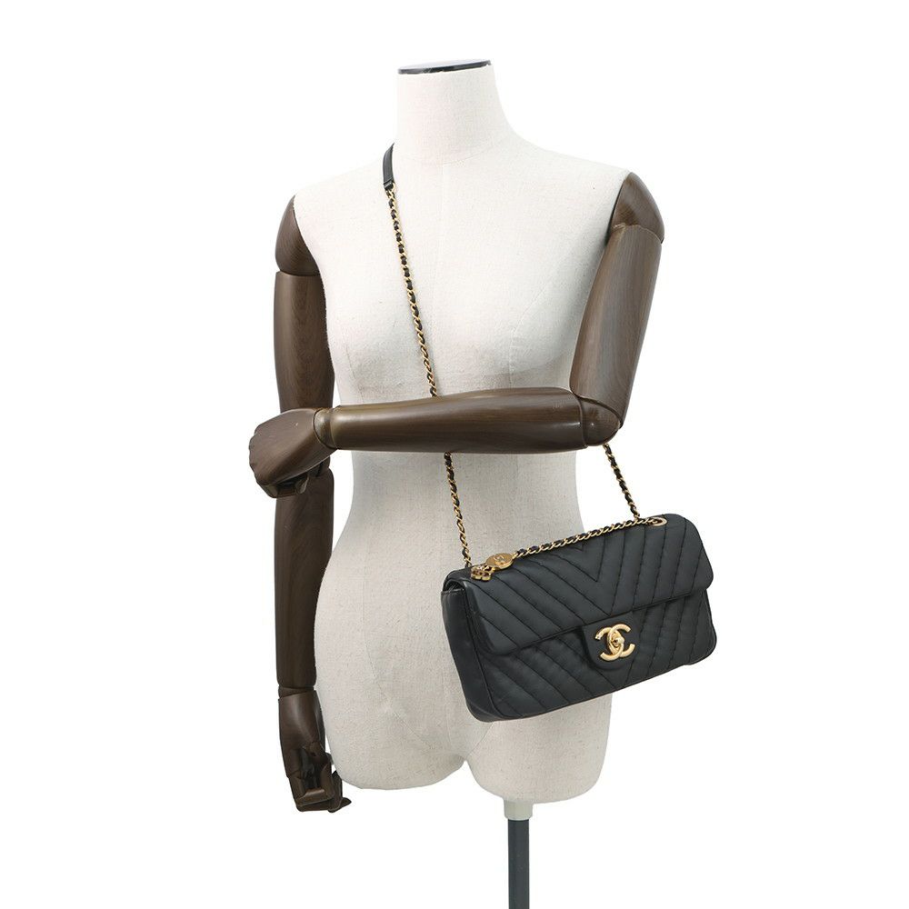 シャネル チェーンショルダーバッグ ココマーク シェブロン ラムスキン CHANEL 黒