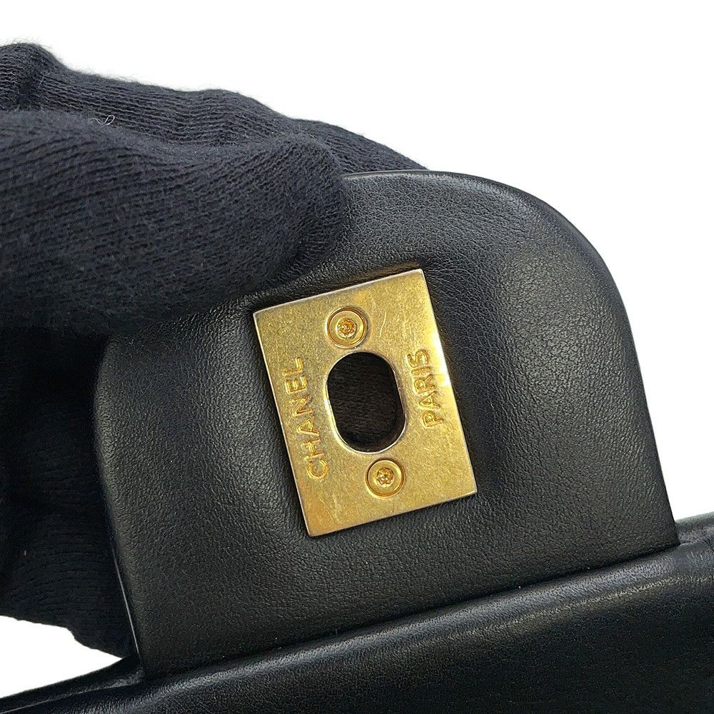 シャネル チェーンショルダーバッグ ココマーク シェブロン ラムスキン CHANEL 黒