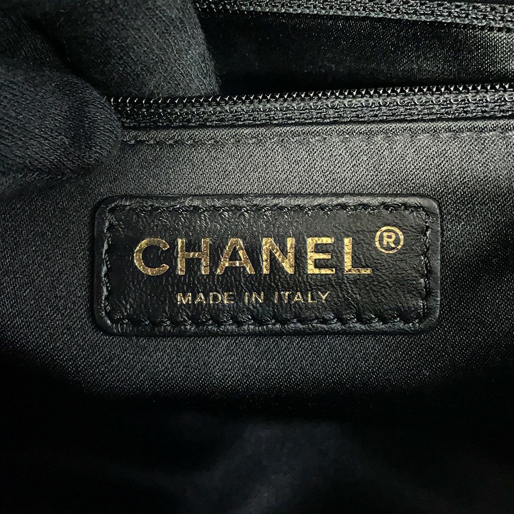 シャネル チェーンショルダーバッグ ココマーク シェブロン ラムスキン CHANEL 黒