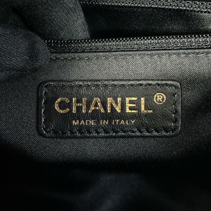 シャネル チェーンショルダーバッグ ココマーク シェブロン ラムスキン CHANEL 黒