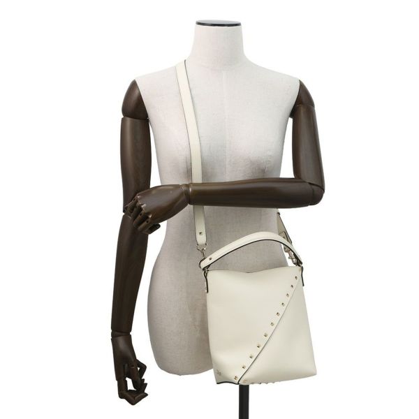 ヴァレンティノ ハンドバッグ ロックスタッズ ウィスピー バケットバッグ 5W2B0Q00PIY 2way 白