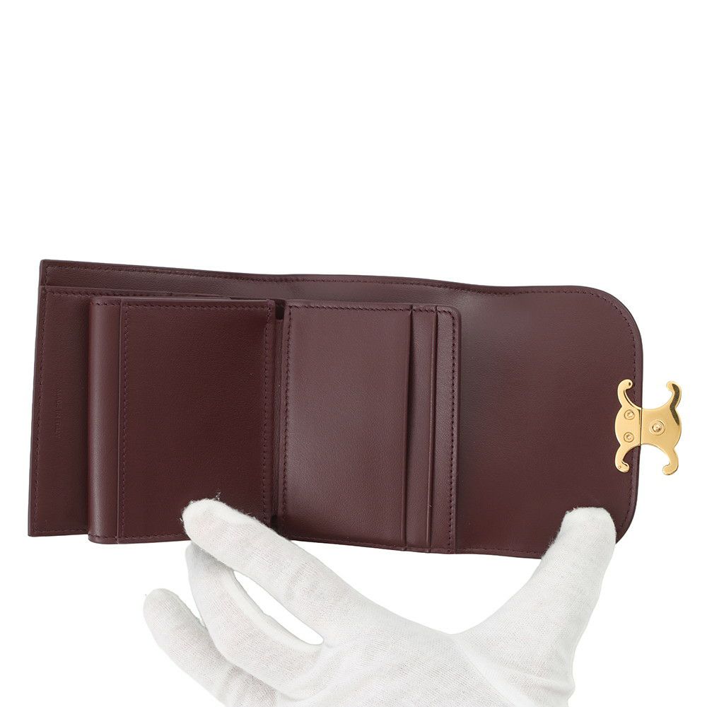 セリーヌ 三つ折り財布 トリオンフ スモールフラップウォレット ゴートスキン 10D783GVE.28DG CELINE
