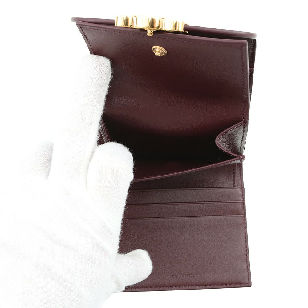 セリーヌ 三つ折り財布 トリオンフ スモールフラップウォレット ゴートスキン 10D783GVE.28DG CELINE