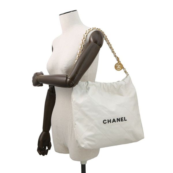 シャネル チェーンショルダーバッグ CHANEL22 スモール カーフスキン AS3260 CHANEL ポーチ付き 白