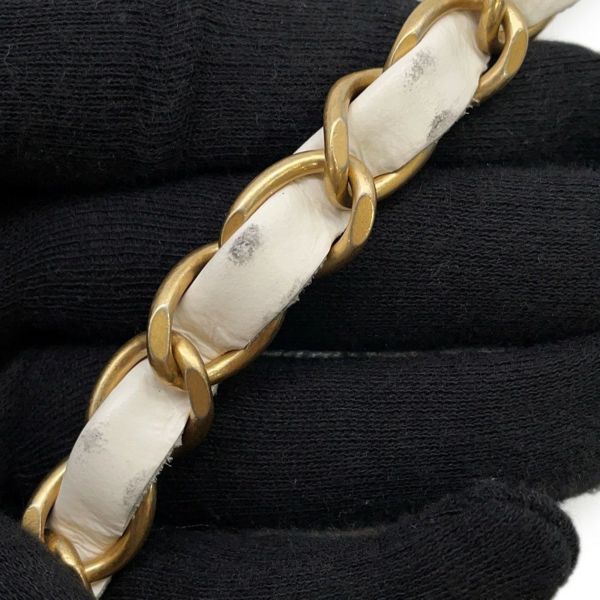 シャネル チェーンショルダーバッグ CHANEL22 スモール カーフスキン AS3260 CHANEL ポーチ付き 白