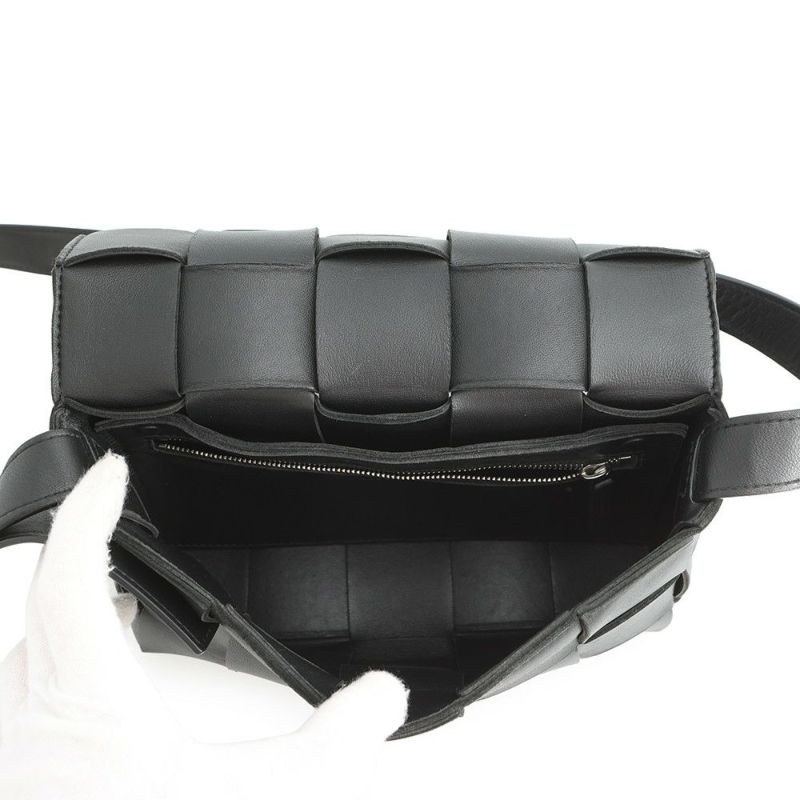 ボッテガヴェネタ ショルダーバッグ マキシイントレチャート カセット ラムスキン 578004 BOTTEGA VENETA 黒