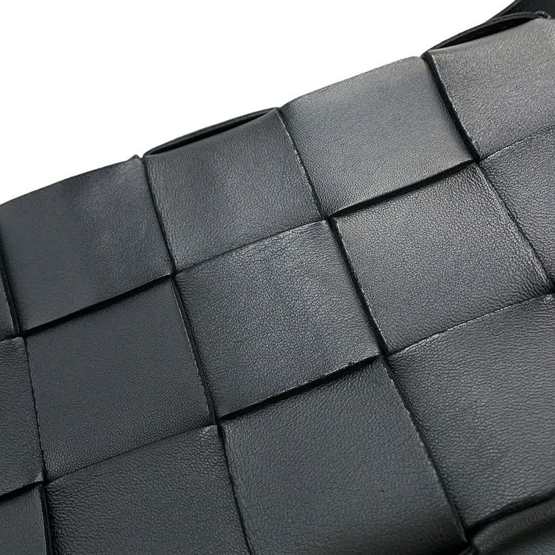 ボッテガヴェネタ ショルダーバッグ マキシイントレチャート カセット ラムスキン 578004 BOTTEGA VENETA 黒