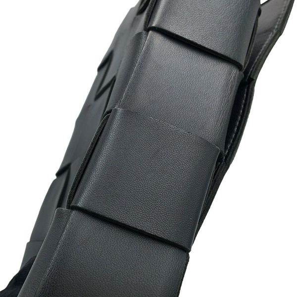 ボッテガヴェネタ ショルダーバッグ マキシイントレチャート カセット ラムスキン 578004 BOTTEGA VENETA 黒