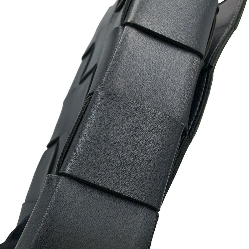 ボッテガヴェネタ ショルダーバッグ マキシイントレチャート カセット ラムスキン 578004 BOTTEGA VENETA 黒