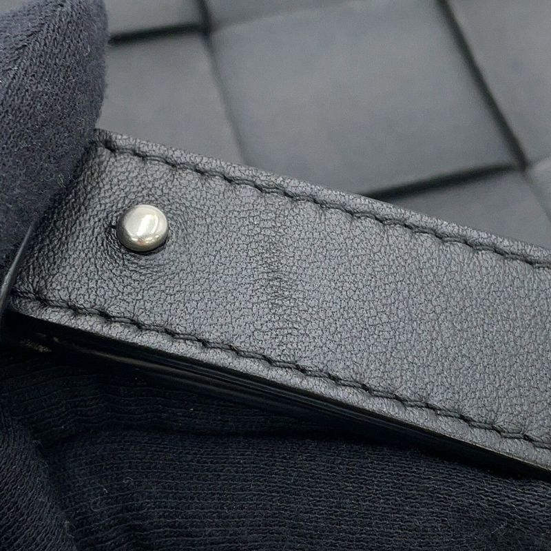 ボッテガヴェネタ ショルダーバッグ マキシイントレチャート カセット ラムスキン 578004 BOTTEGA VENETA 黒