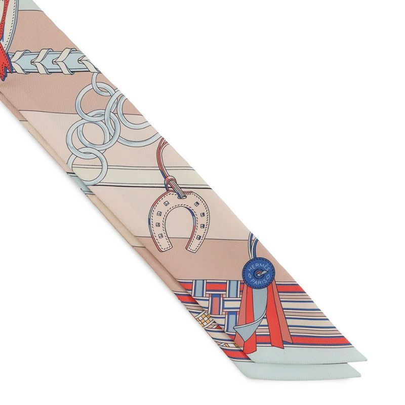 エルメス スカーフ ツイリー 馬勒とチャーム Brides et Gris-Gris シルクツイル 2023春夏