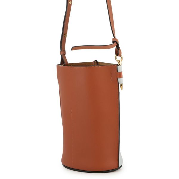 ロエベ ショルダーバッグ アナグラム ゲート バケット レザー 309.22BZ57 LOEWE