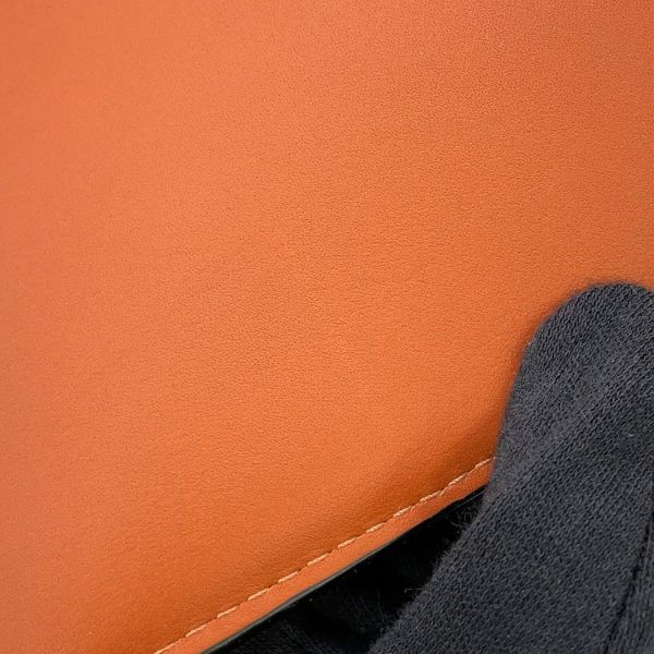 ロエベ ショルダーバッグ アナグラム ゲート バケット レザー 309.22BZ57 LOEWE