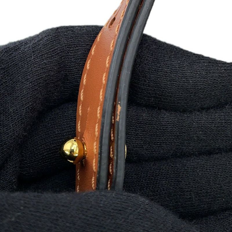 ロエベ ショルダーバッグ アナグラム ゲート バケット レザー 309.22BZ57 LOEWE