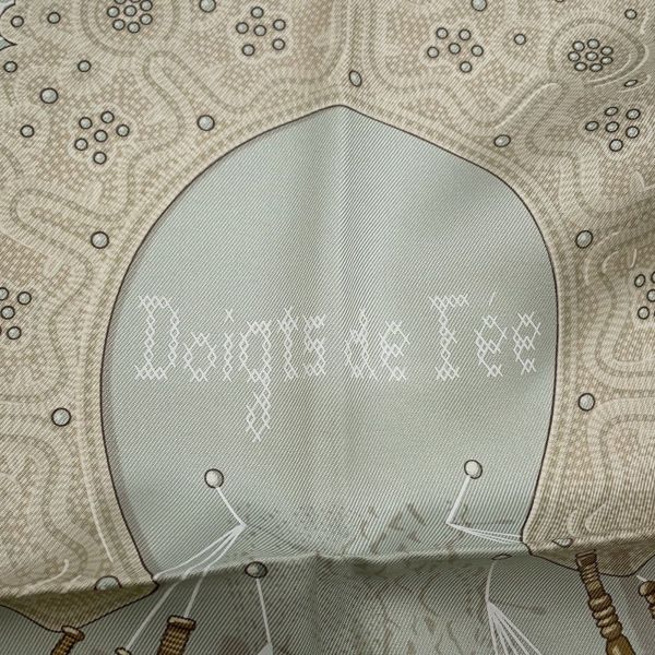 エルメス スカーフ カレ90 Doigts de Fee 妖精の指 シルク HERMES シルクスカーフ