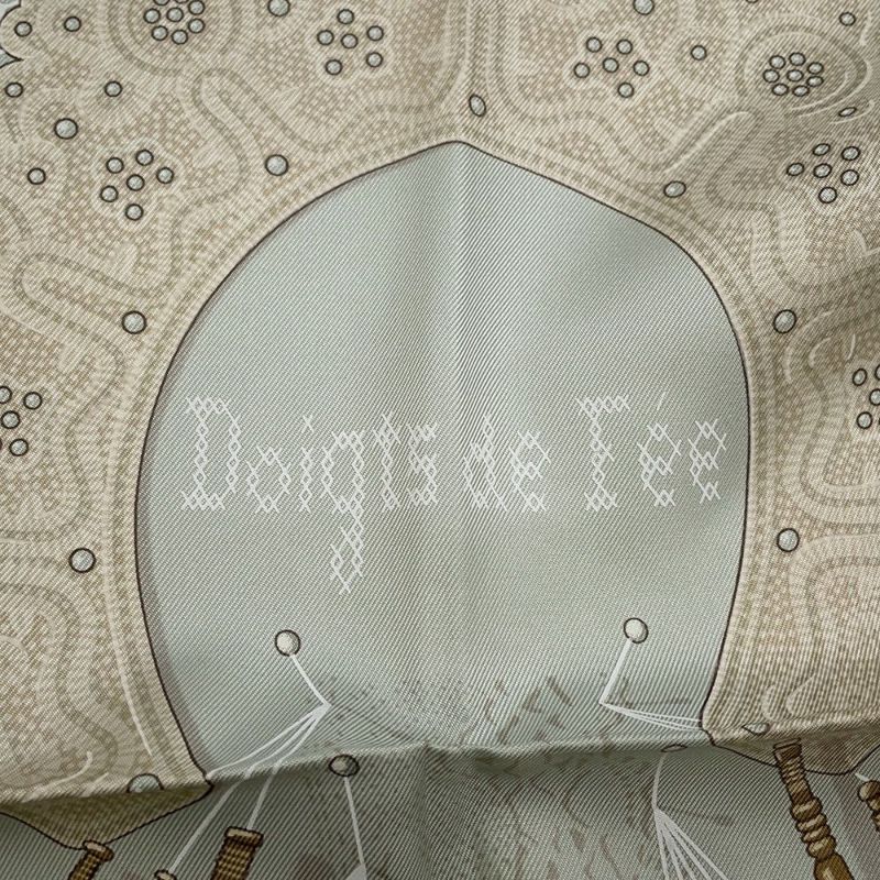 エルメス スカーフ カレ90 Doigts de Fee 妖精の指 シルク HERMES シルクスカーフ