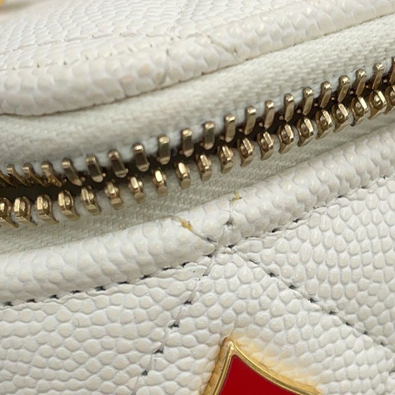 シャネル チェーンショルダーバッグ バニティ ココマーク マトラッセ トランプ キャビアスキン AP3079 CHANEL 白
