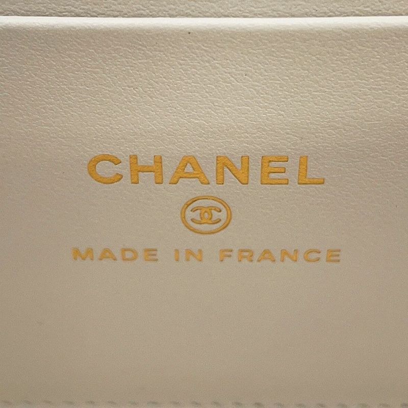 シャネル チェーンショルダーバッグ バニティ ココマーク マトラッセ トランプ キャビアスキン AP3079 CHANEL 白