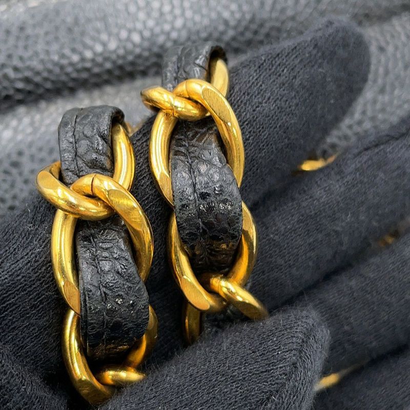 シャネル チェーンショルダーバッグ マドモアゼル ココマーク キャビアスキン CHANEL 黒