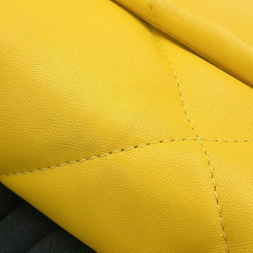 シャネル チェーンショルダーバッグ CHANEL19 マトラッセ ココマーク フラップ ラムスキン AS1160 CHANEL