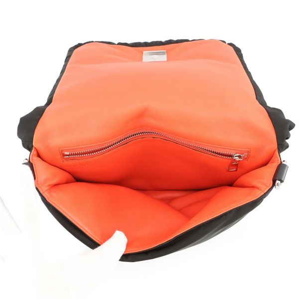 ロエベ ショルダーバッグ ゴヤ GOYA パファー メッセンジャーバッグ ナイロン B896G22X01 LOEWE 黒