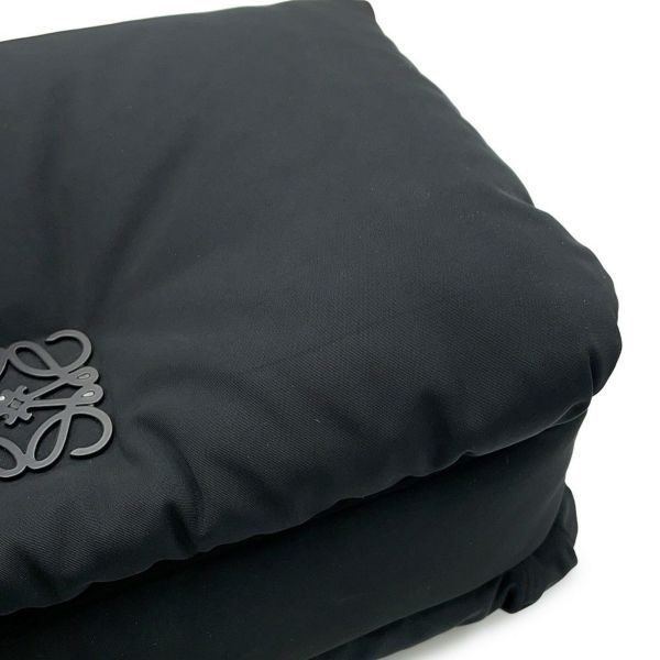 ロエベ ショルダーバッグ ゴヤ GOYA パファー メッセンジャーバッグ ナイロン B896G22X01 LOEWE 黒