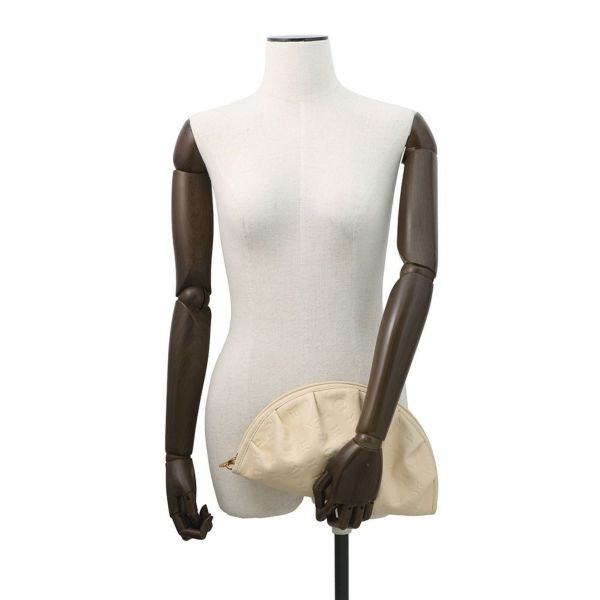 ルイヴィトン ポーチ モノグラム ギョーザ・ポーチ M26186 LOUIS VUITTON クラッチ