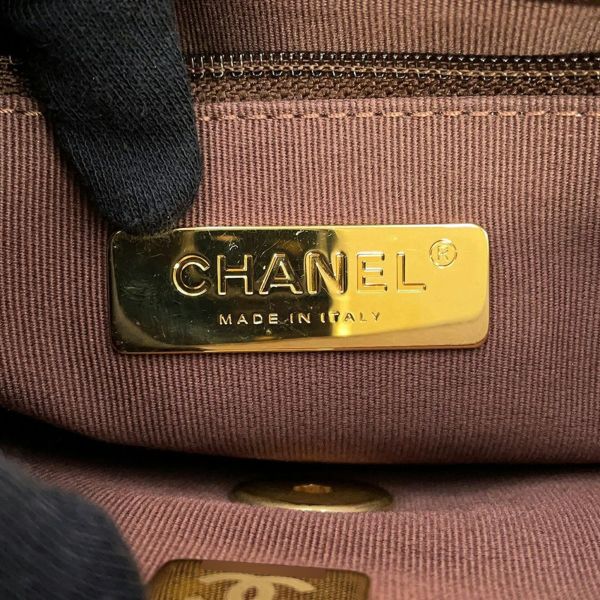 シャネル チェーンショルダーバッグ CHANEL19 ココマーク マトラッセ ラムスキン AS1160 CHANEL