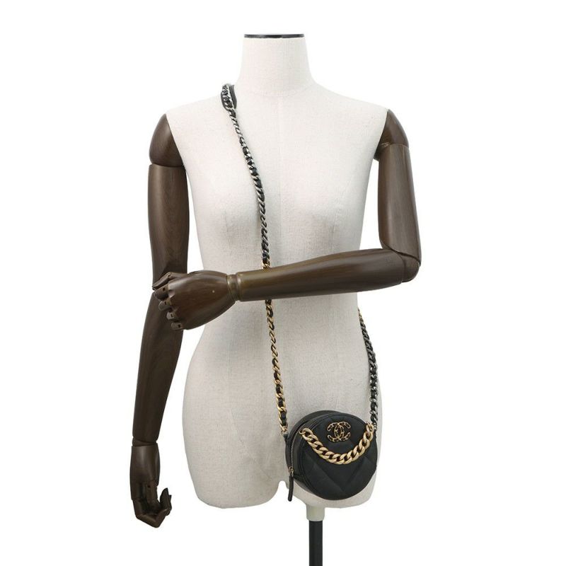 シャネル チェーンショルダーバッグ CHANEL19 ココマーク マトラッセ ラムスキン AP0945 CHANEL 黒