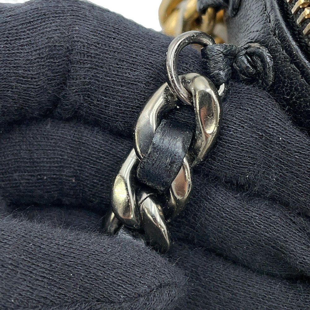 シャネル チェーンショルダーバッグ CHANEL19 ココマーク マトラッセ ラムスキン AP0945 CHANEL 黒