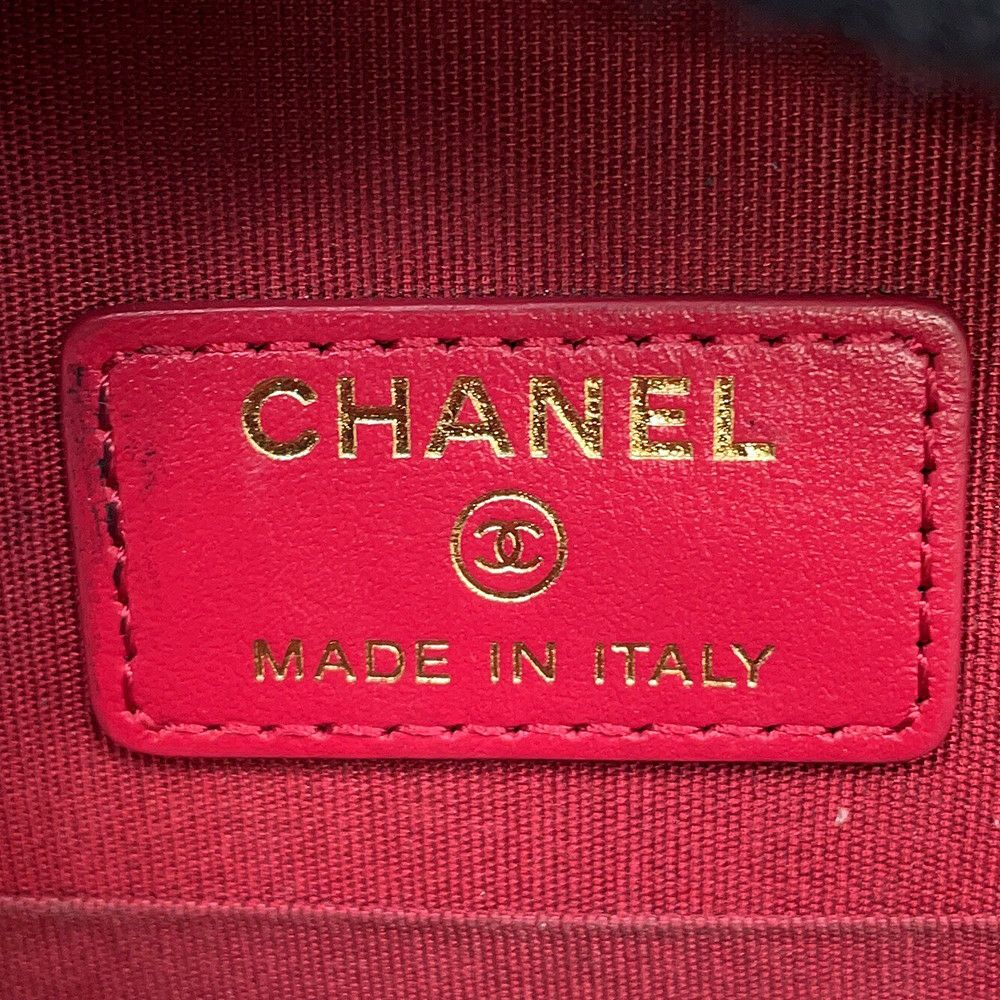 シャネル チェーンショルダーバッグ CHANEL19 ココマーク マトラッセ ラムスキン AP0945 CHANEL 黒