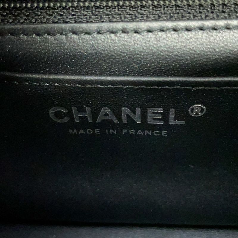 シャネル チェーンショルダーバッグ ココマーク マトラッセ ラムスキン A69900 CHANEL