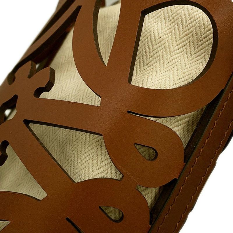 ロエべ ショルダーバッグ アナグラム カットアウト ポケット カーフレザー C922Y62X07 LOEWE