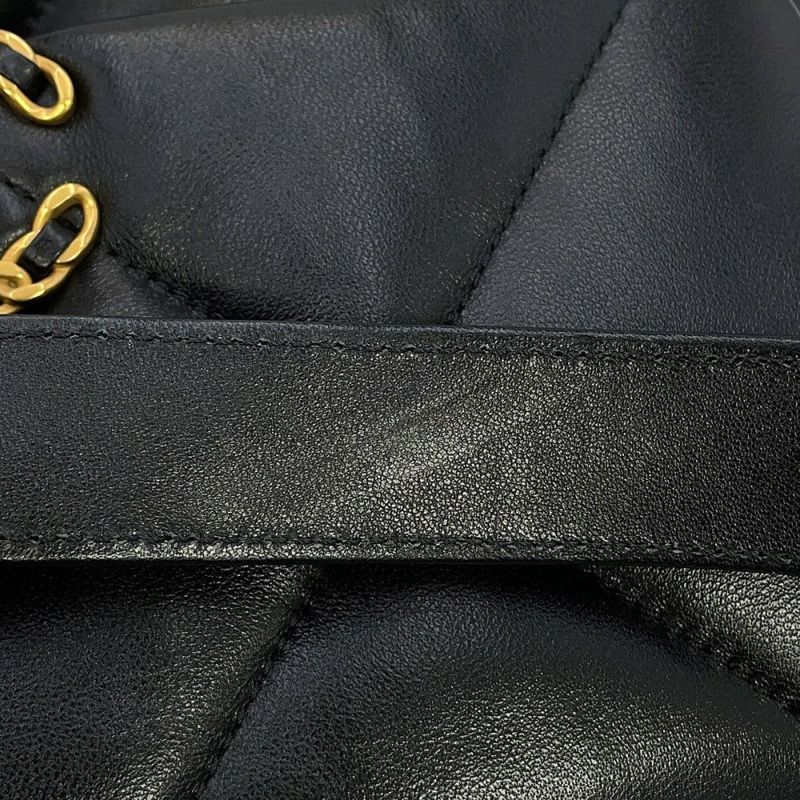 シャネル チェーンショルダーバッグ CHANEL19 マトラッセ ココマーク ラムスキン AS1160 CHANEL 黒