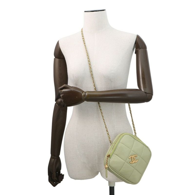 シャネル チェーンショルダーバッグ ココマーク マトラッセ ラムスキン AS2201 CHANEL